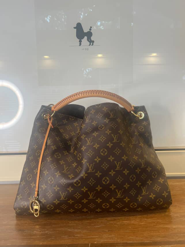 LV Artsy GM