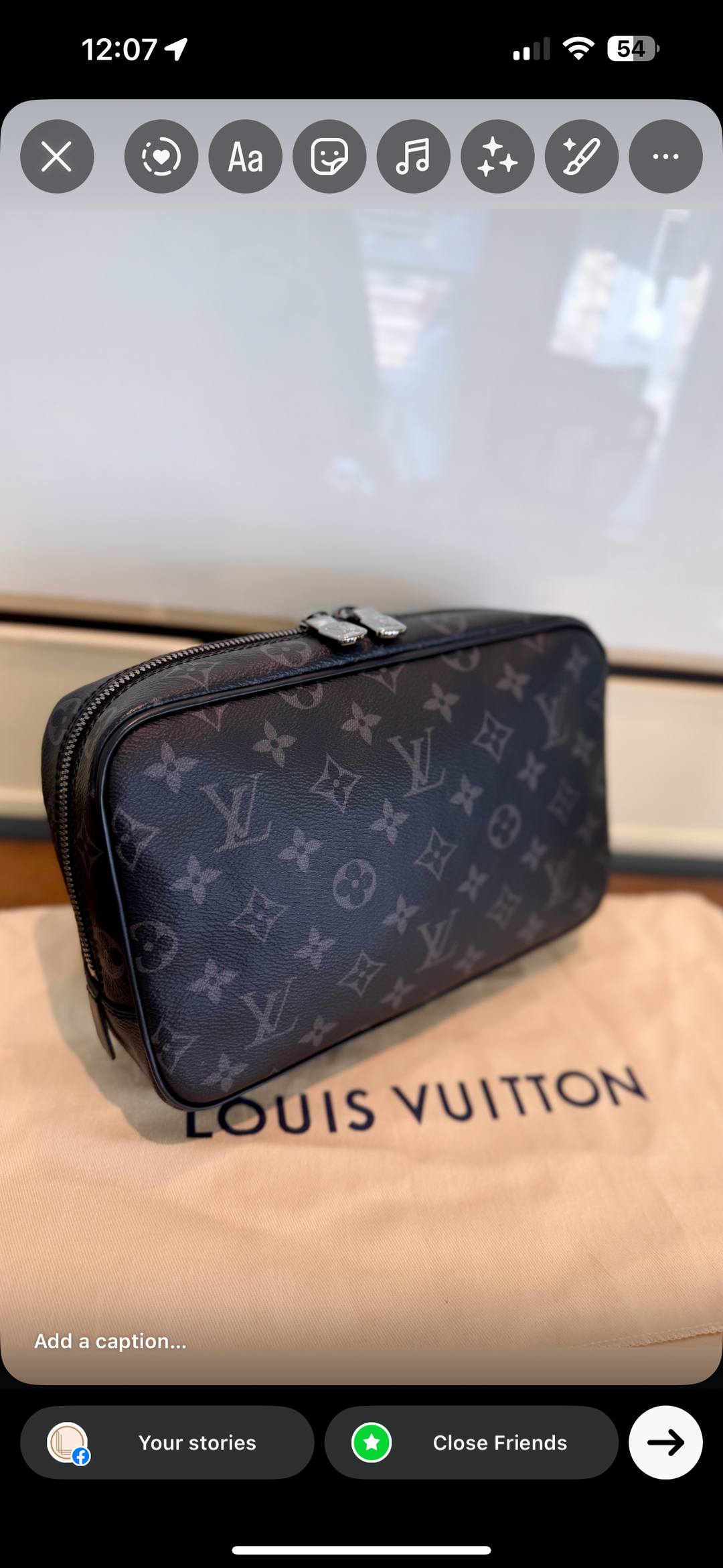LV toiletry eclipse