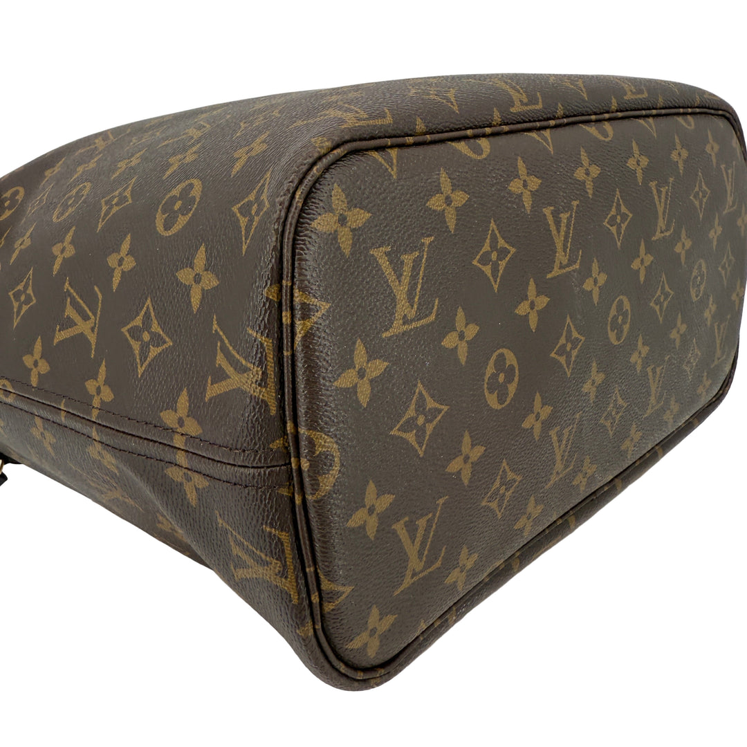 Louis Vuitton World Tour Neverfull MM – Monogram Canvas with Red Interior