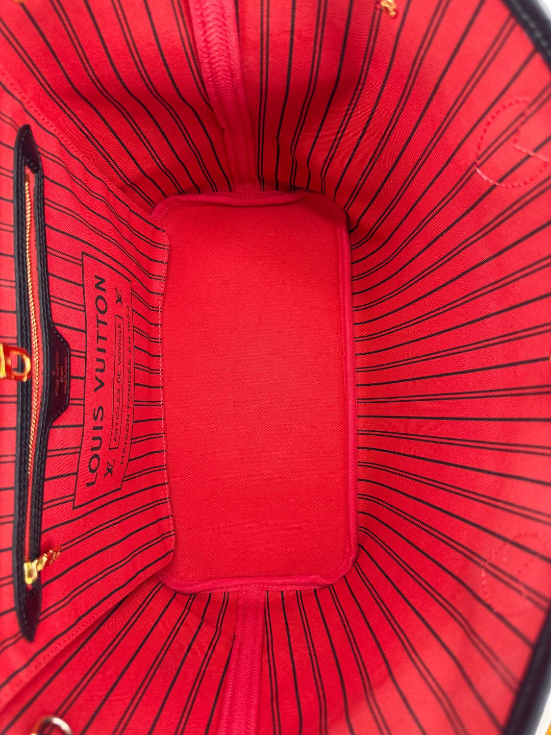 Louis Vuitton World Tour Neverfull MM – Monogram Canvas with Red Interior