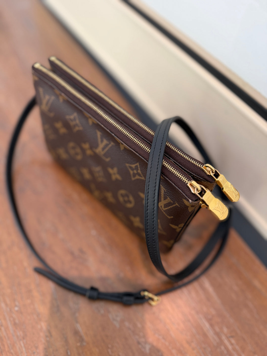 LV double zip