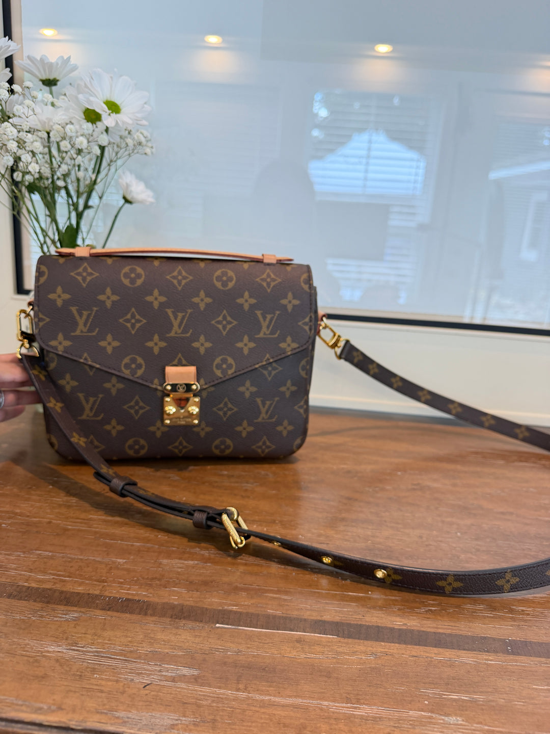 LV Metis mono