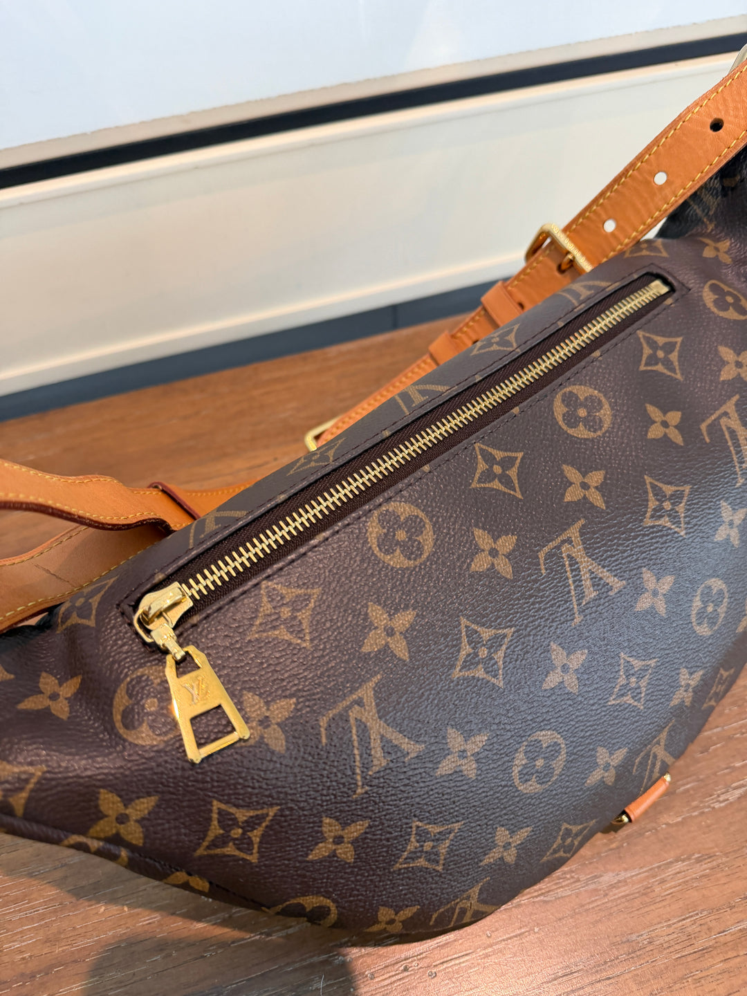 LV bumbag