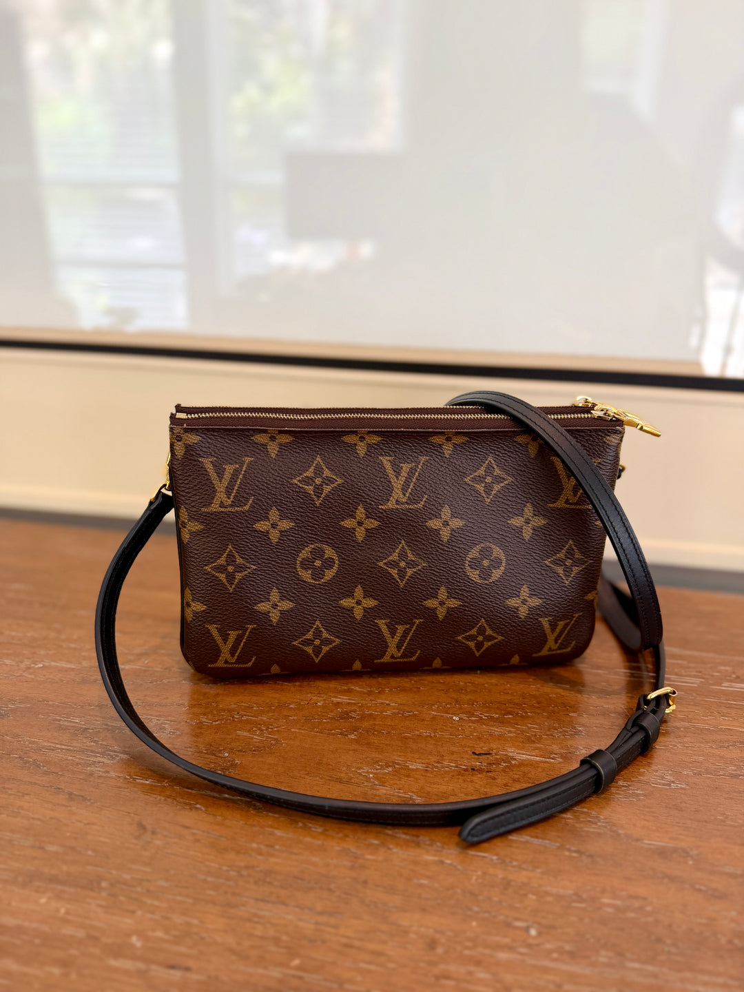 LV double zip