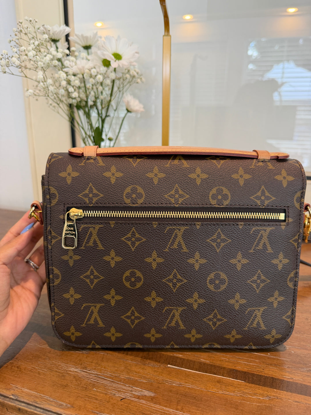 LV Metis mono
