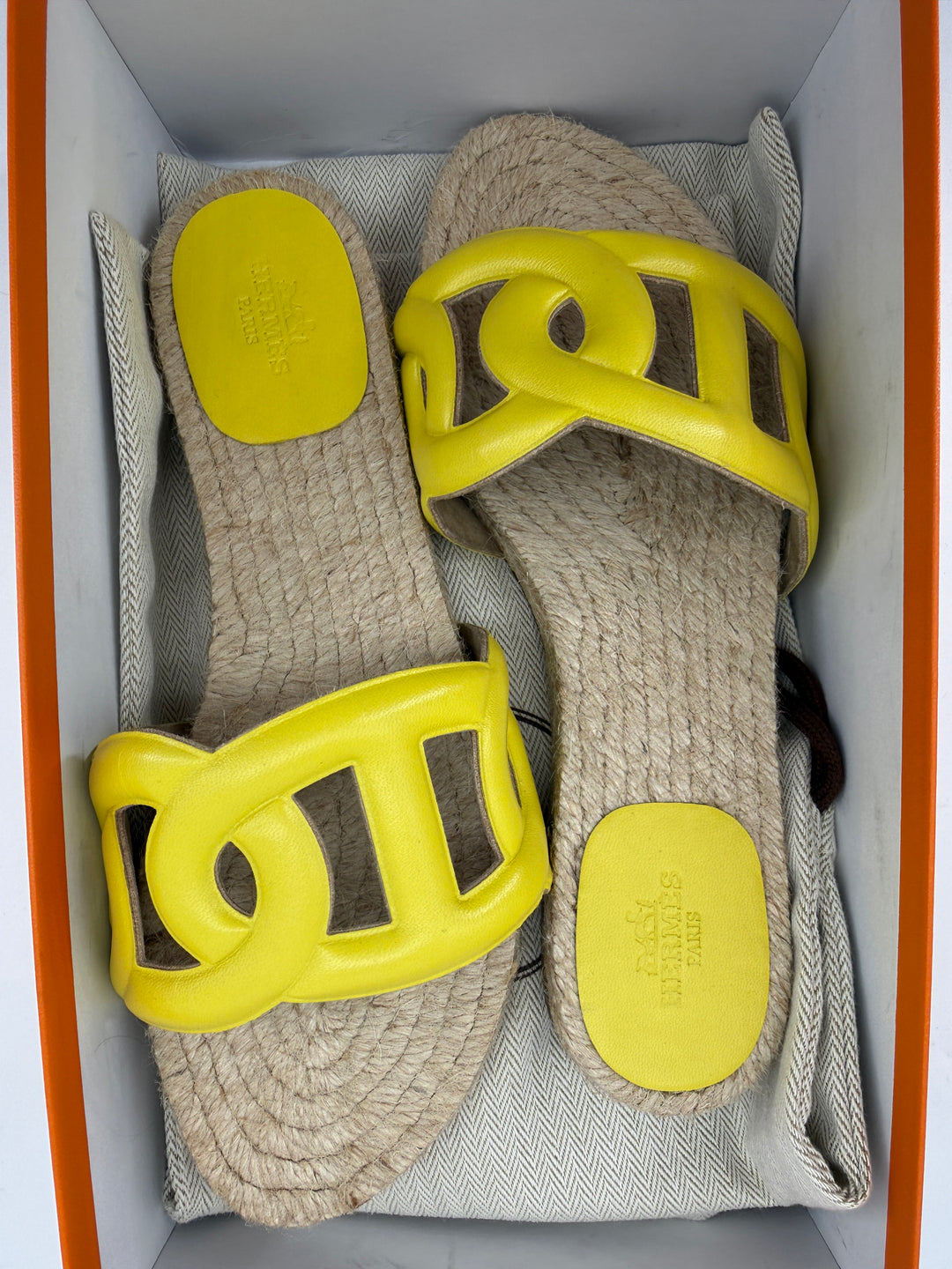Hermès Oran Sandals Jaune Curcuma Leather Slides – Size 37