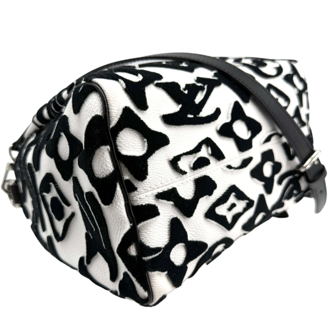 Louis Vuitton x Urs Fischer Speedy Bandoulière 25, tufted monogram pattern in black and white, limited collector's edition handbag.