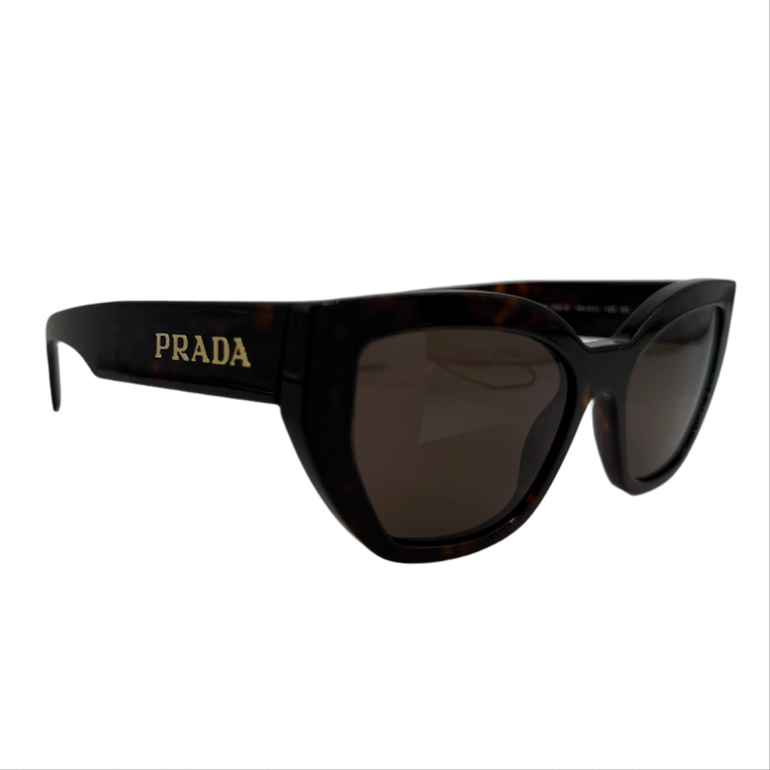 Prada sunglasses with logo in briarwood tortoiseshell acetate, featuring a chic cat-eye design and UV protection.