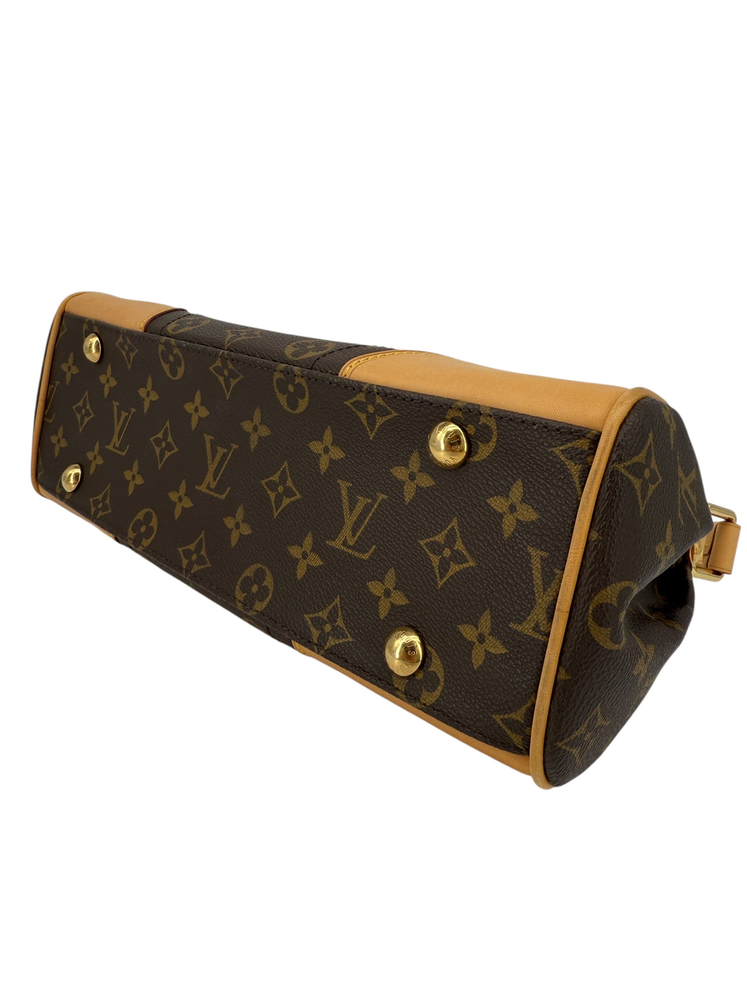 Louis Vuitton Monogram Beverly MM shoulder bag showcasing monogram canvas and vachetta leather trim.