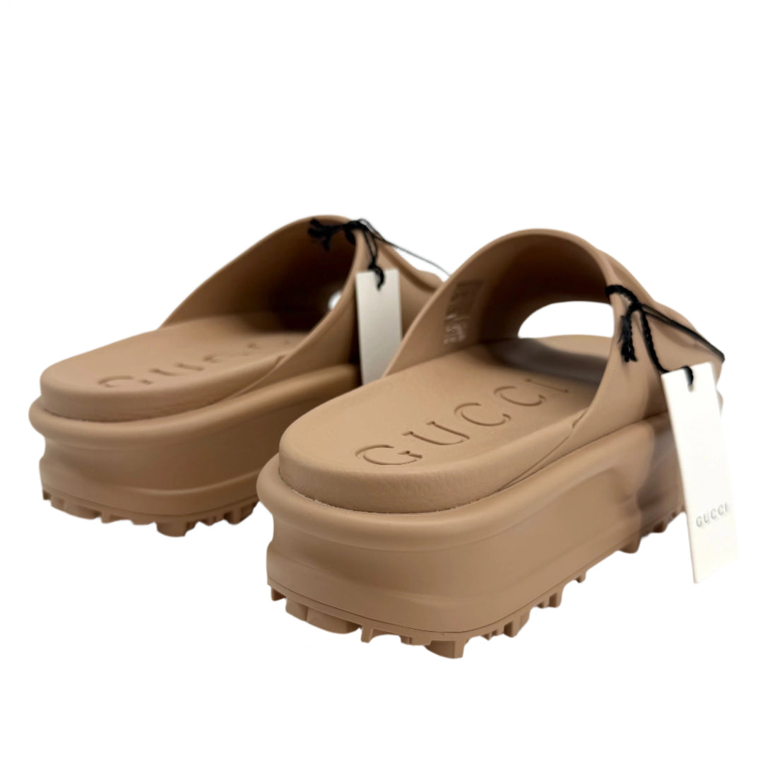 Gucci Interlocking G Platform Slide Sandals in Vintage Camel, soft rubber construction, modern minimalist design, size 36.