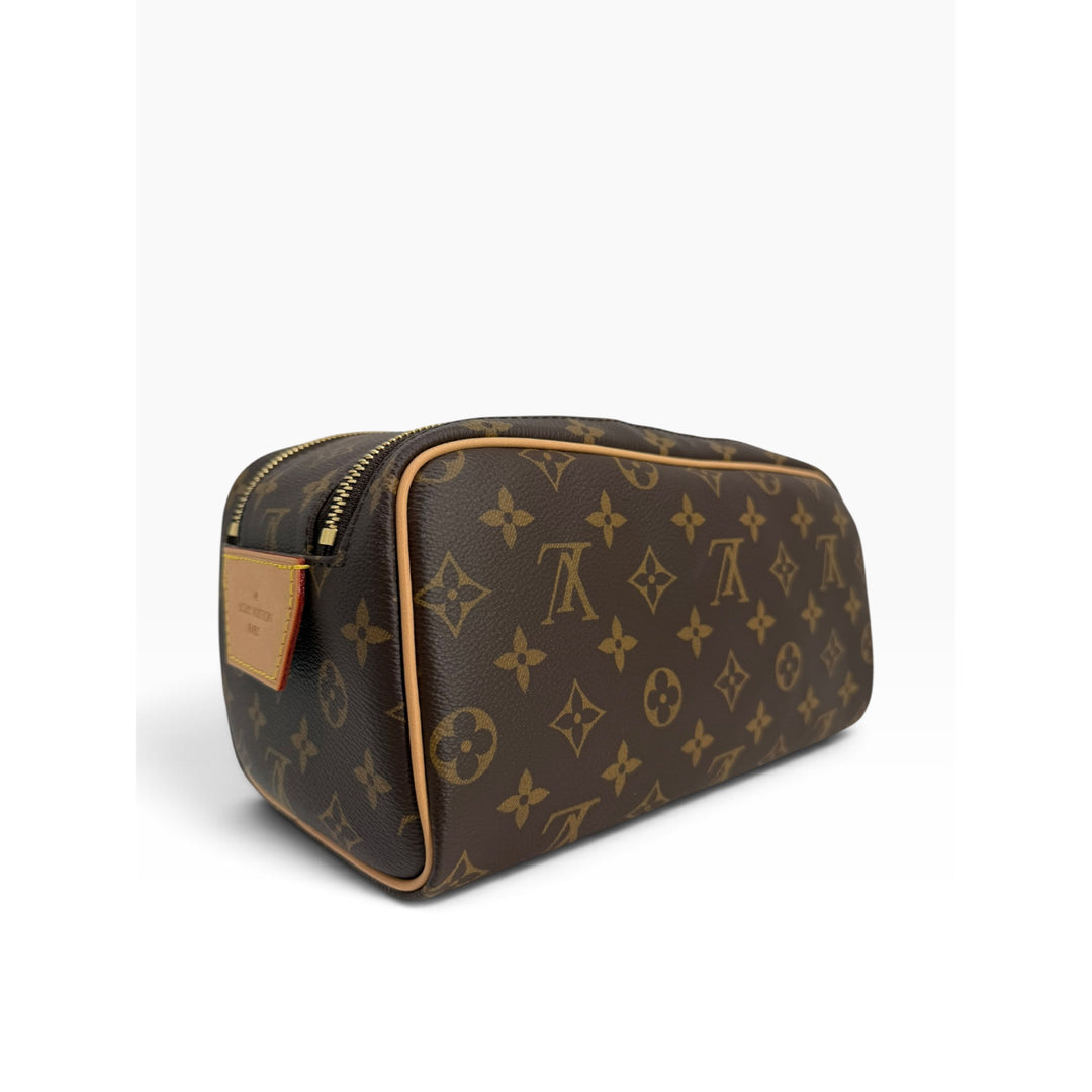 Louis Vuitton Dopp Kit M44494 Monogram canvas front angle