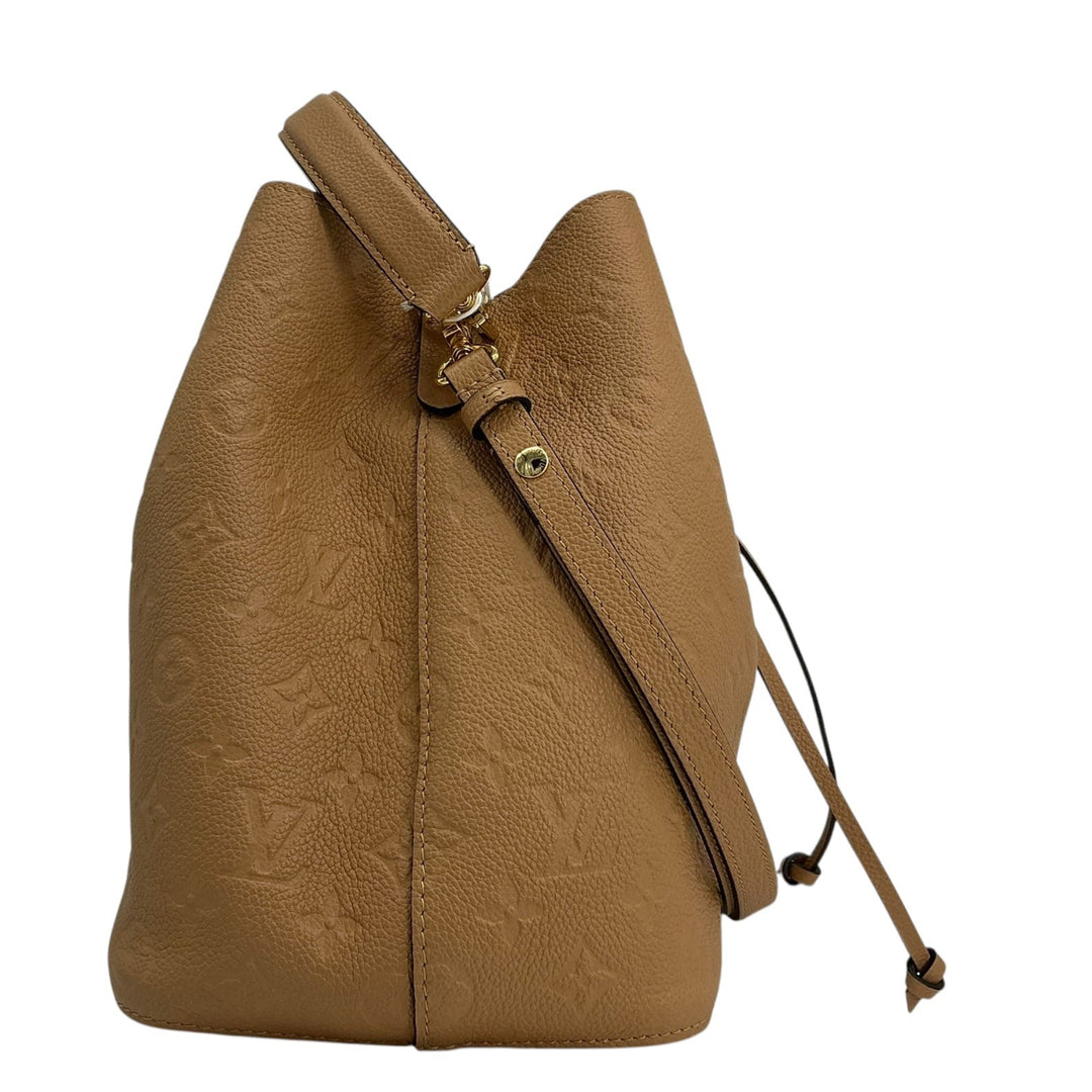 Louis Vuitton NéoNoé MM Arizona side profile in embossed Monogram Empreinte leather