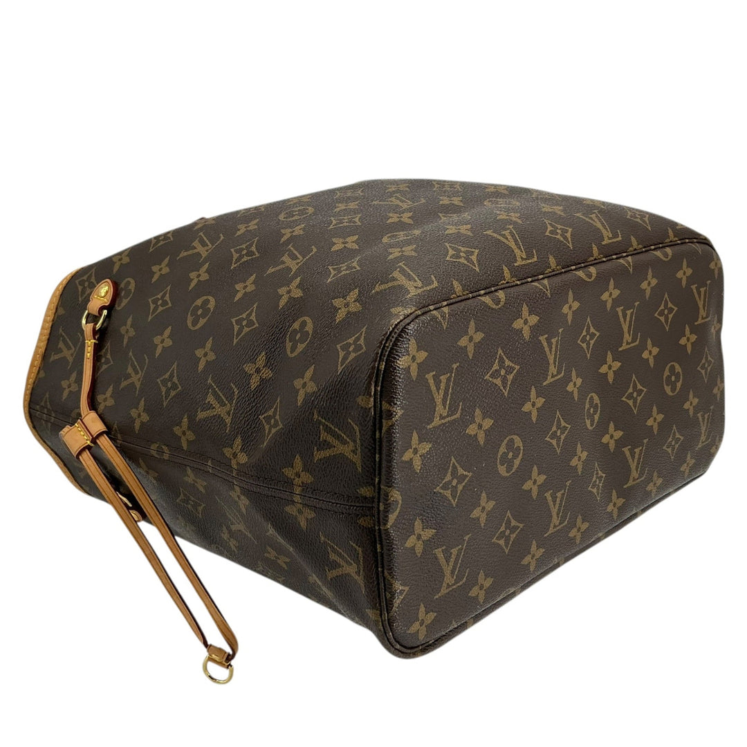 Louis Vuitton Neverfull MM coated canvas base and corner condition