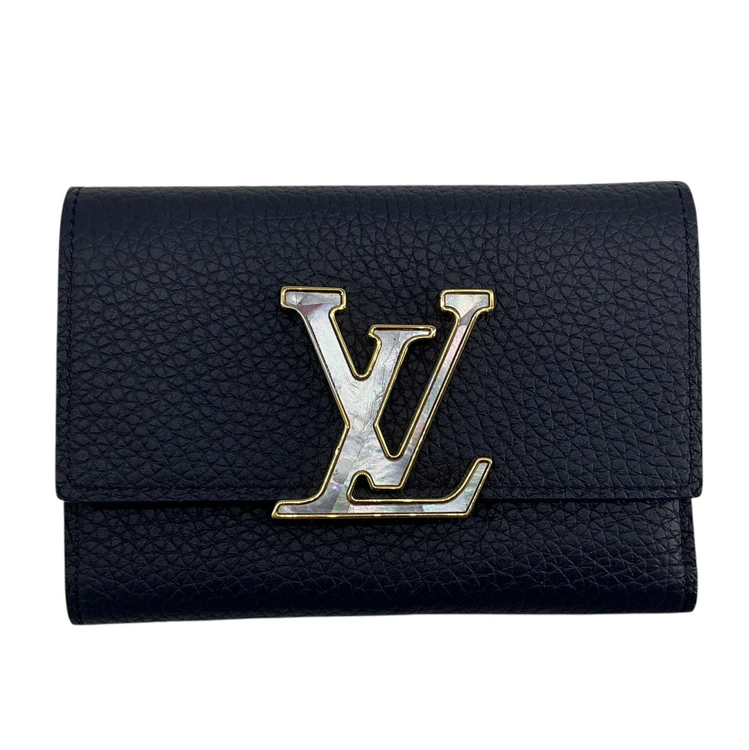 Louis Vuitton Portefeuille Capucines Compact wallet in navy Taurillon leather front view