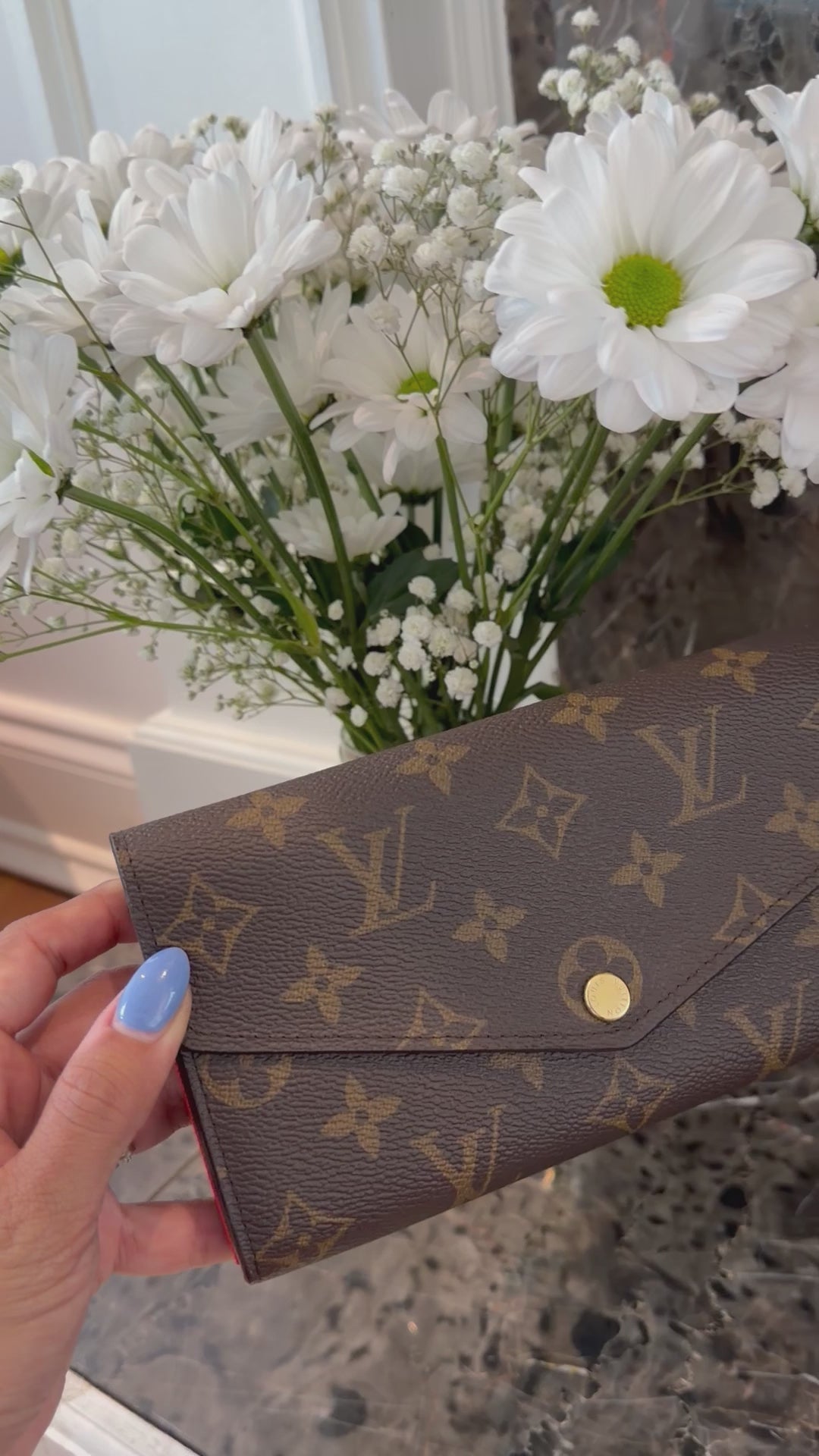 LV Sarah wallet mono/poppy